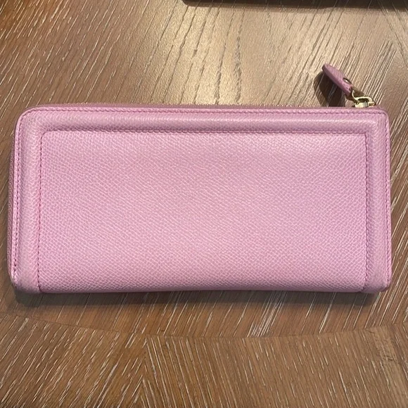 FERRAGAMO pink zip wallet with bow and original box - Used - Authentic - Picture 4 of 13